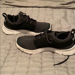 Under Armour- Sneakers, size 8